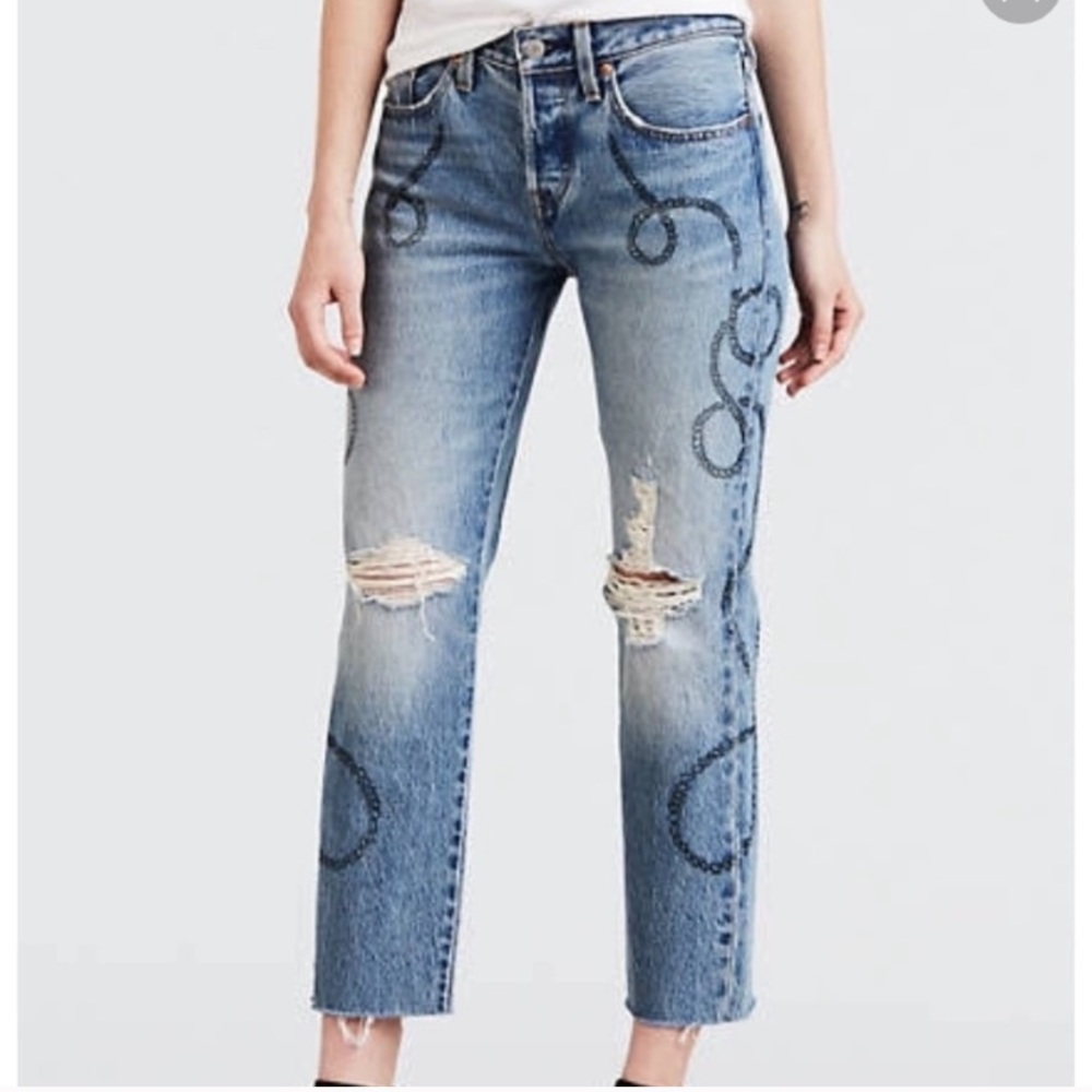 Levi’s High waisted jeans!